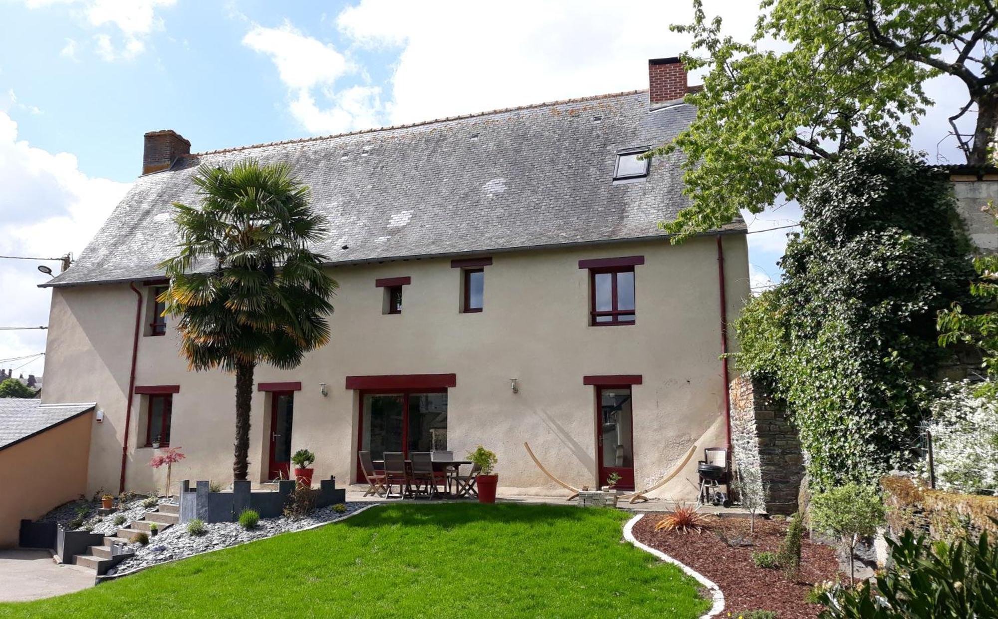 Appartement Dans Maison De 1789 Au Centre De Vitre Exterior photo
